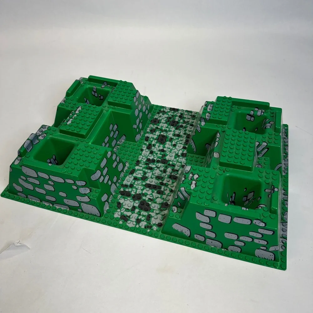 LEGO 3D Raised Baseplate 32x48 Green Castle Stone Road Double Crater 30271px2